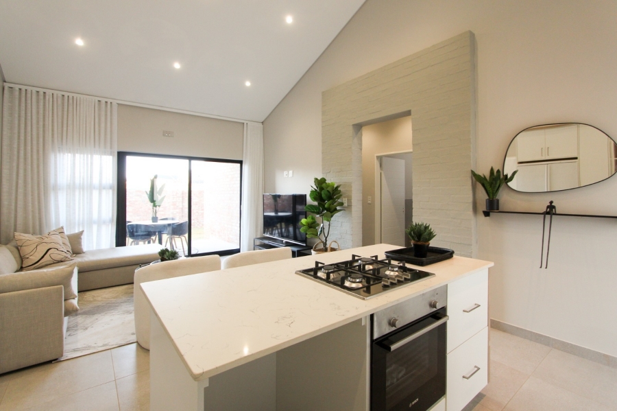 To Let 2 Bedroom Property for Rent in Van Der Hoff Park North West